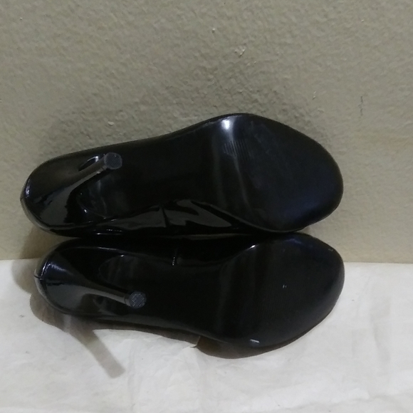 Shoemint "Rozemary" Heels - Picture 12 of 16